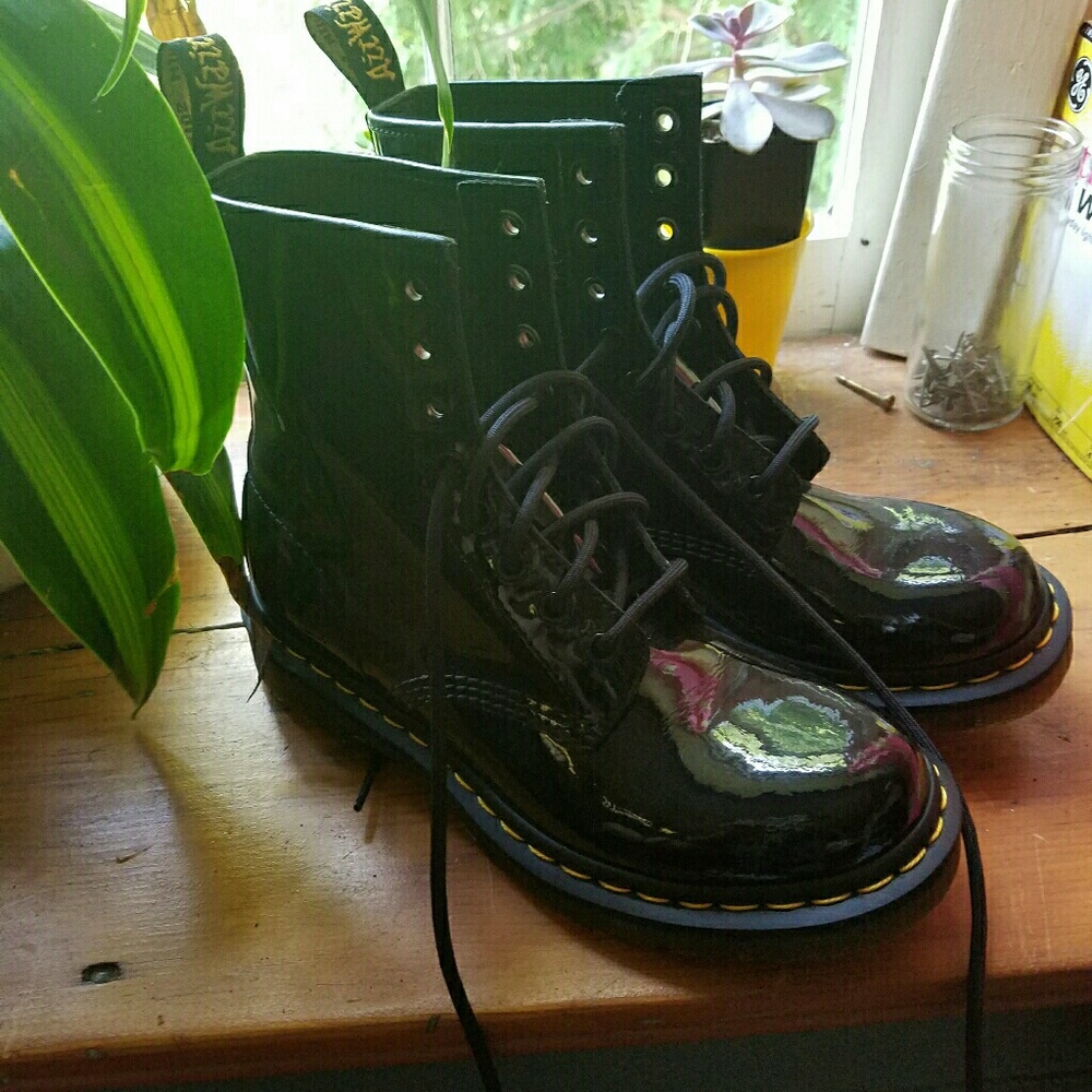 BRAND NEW Dr. Martens black leather patent